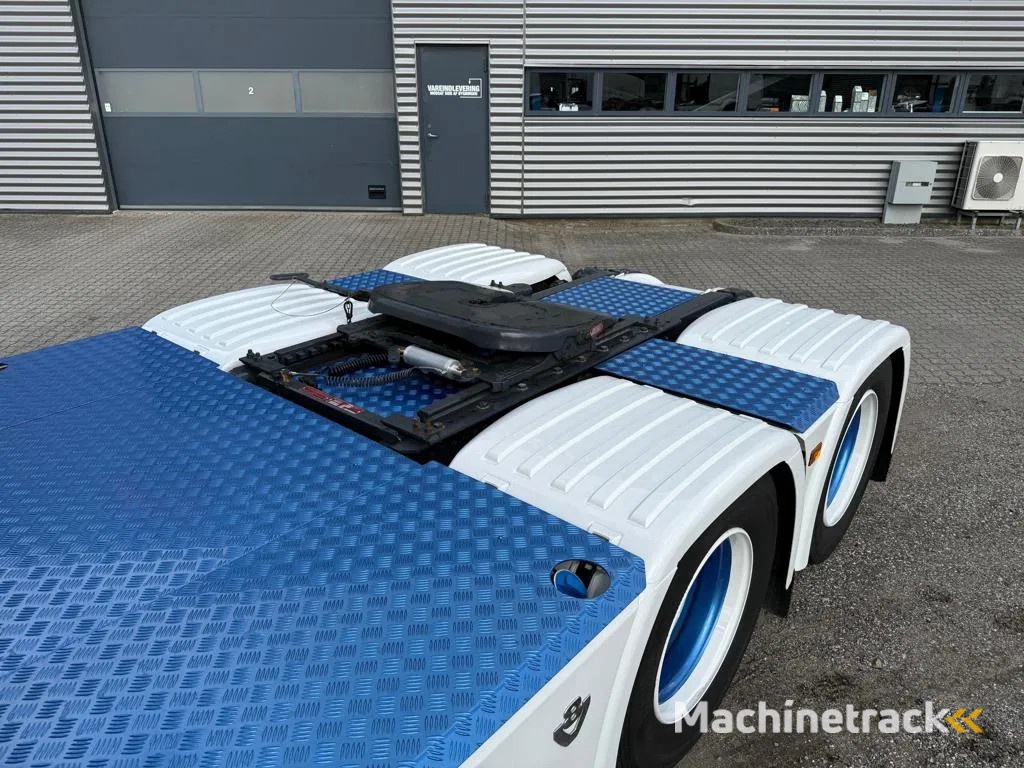 Scania S660 V8 6x2 2950