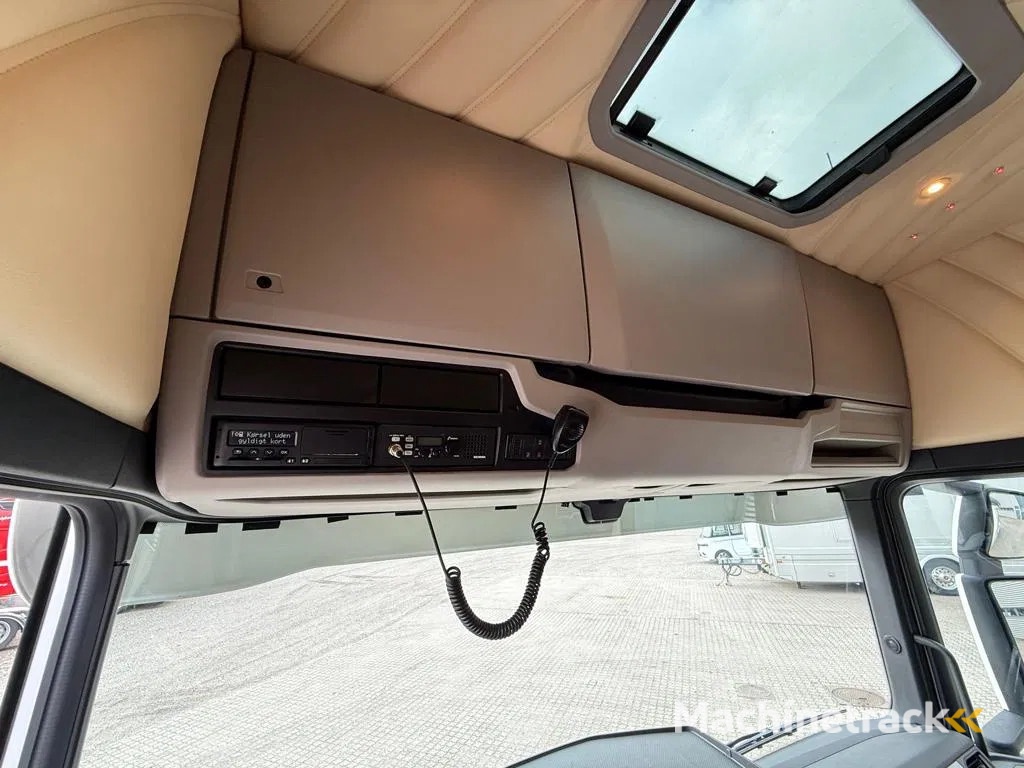 Scania S660 V8 6x2 2950