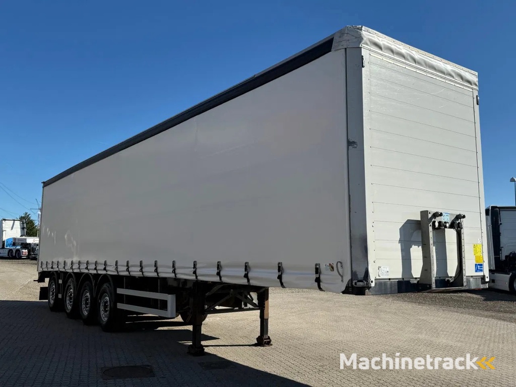 BP Trailer 4-axle sliding curtain trailer with forklift mount