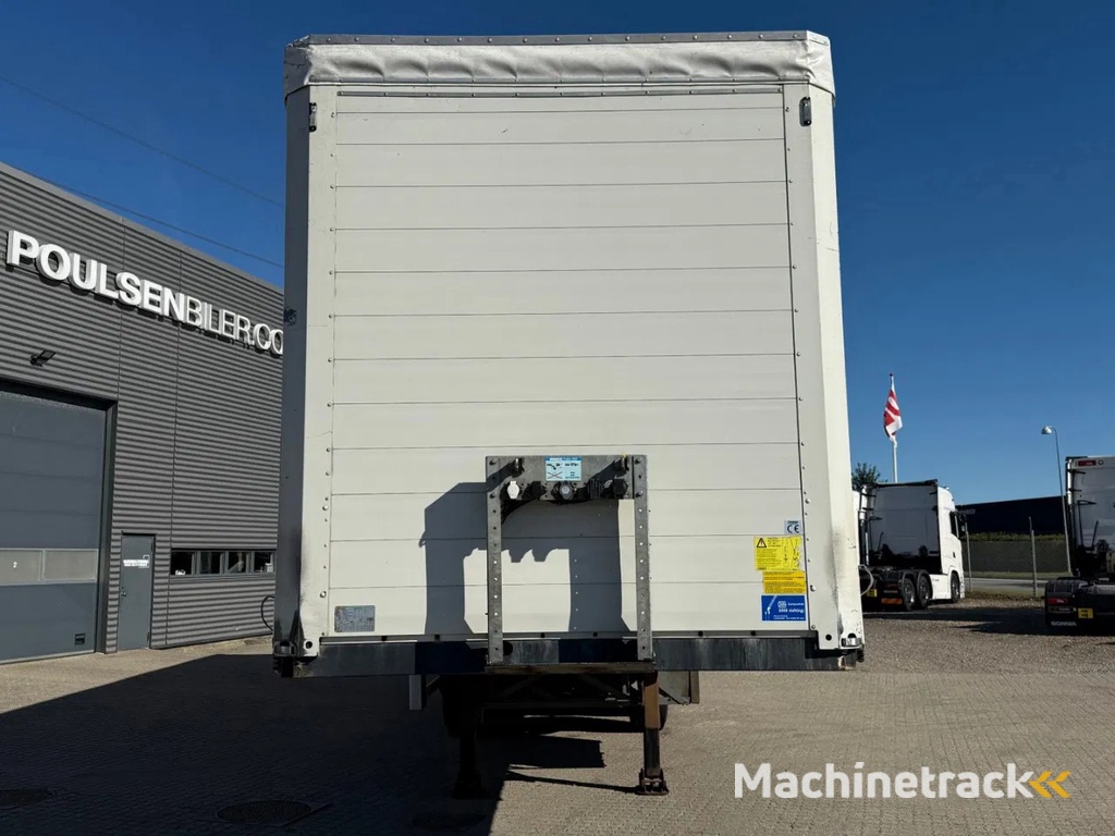 BP Trailer 4-axle sliding curtain trailer with forklift mount