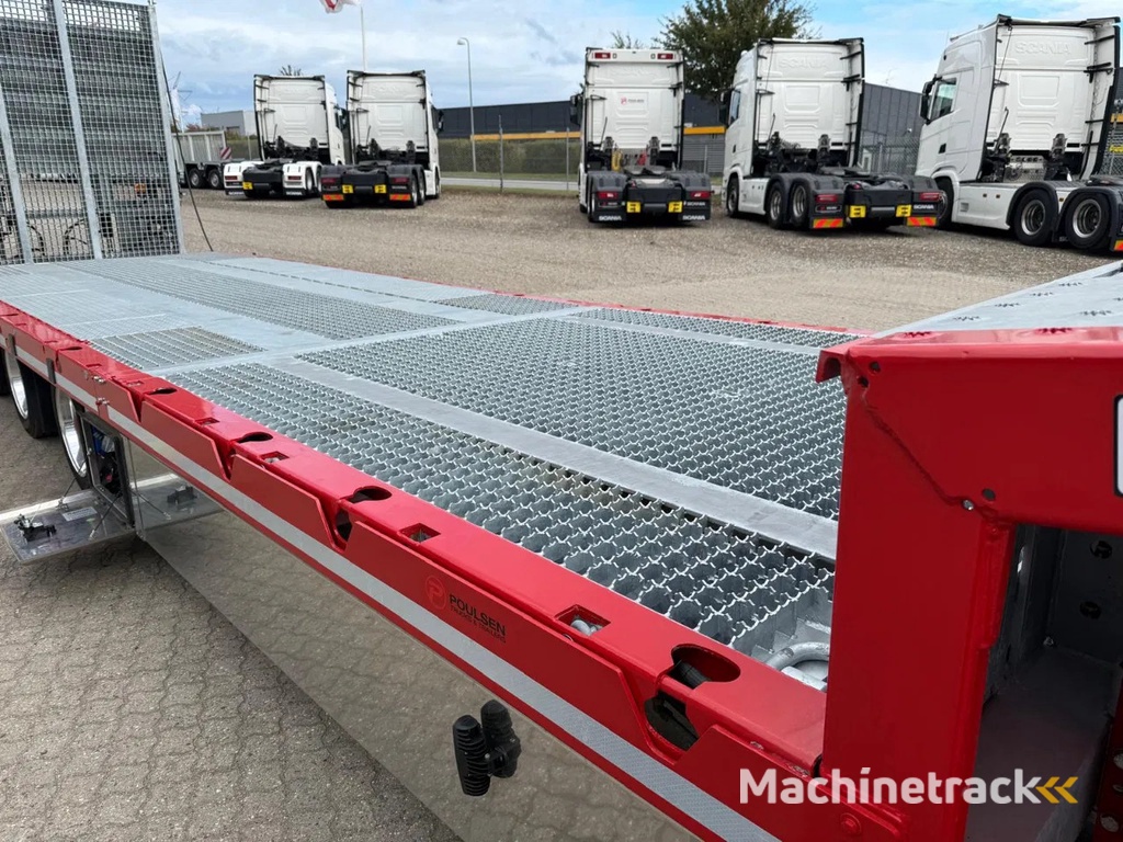 Hangler 3-axle Machinery trailer with hydraulik lift of platform