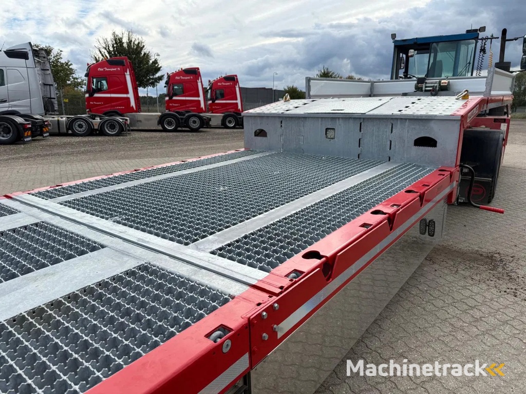 Hangler 3-axle Machinery trailer with hydraulik lift of platform