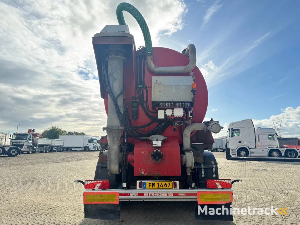 AP 3-axle 34m3 Gülle / Water trailer