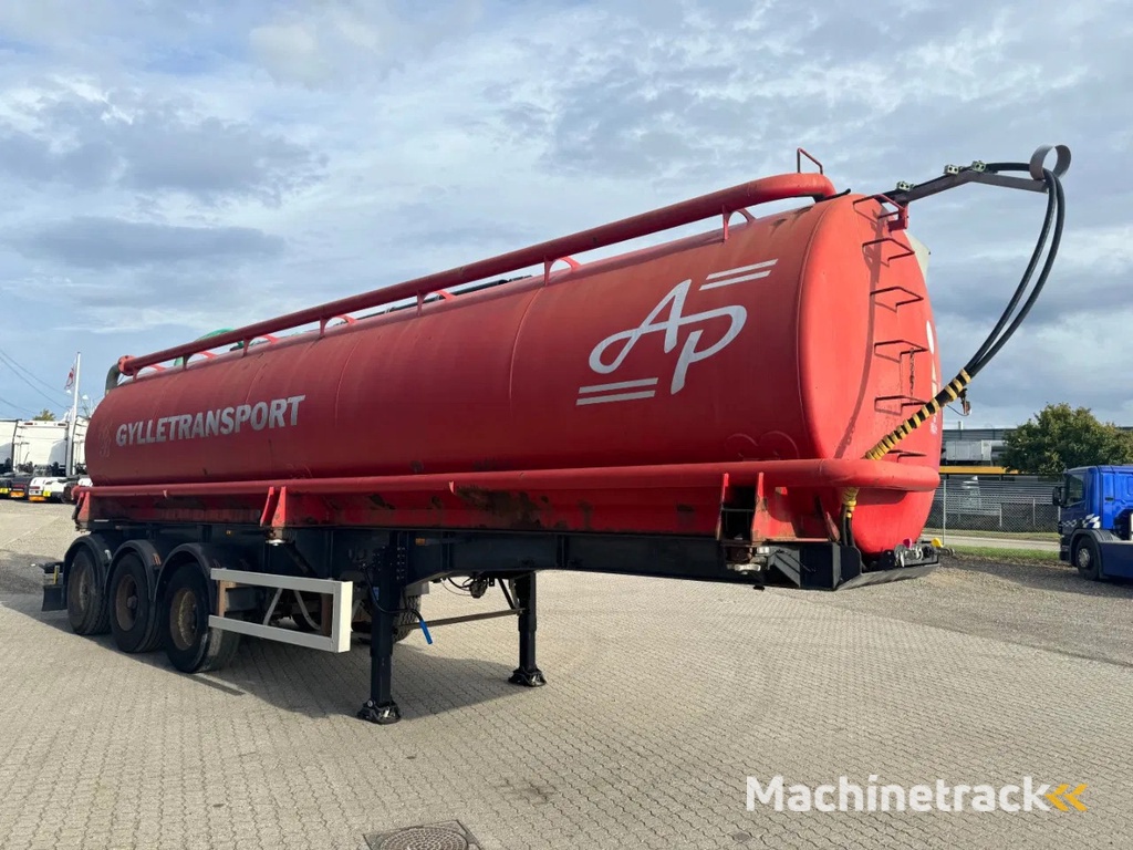 AP 3-axle 34m3 Gülle / Water trailer