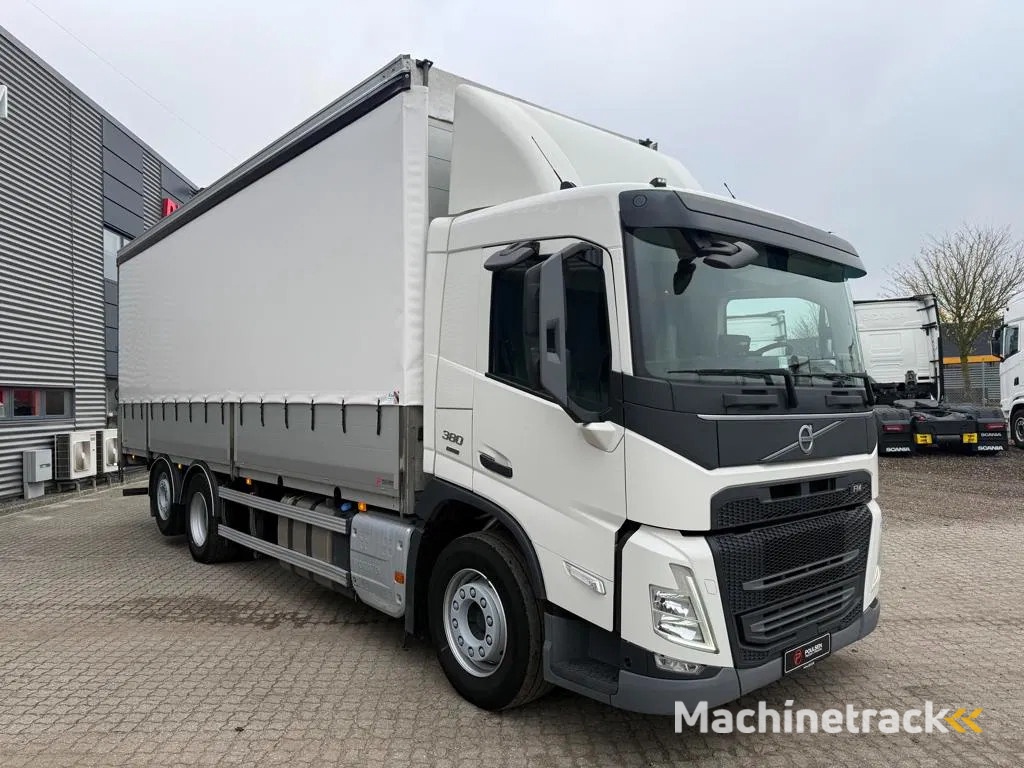 Volvo FM 380 6x2*4 sliding curtain with kinnegrip post