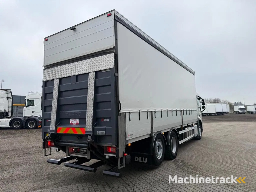 Volvo FM 380 6x2*4 sliding curtain with kinnegrip post