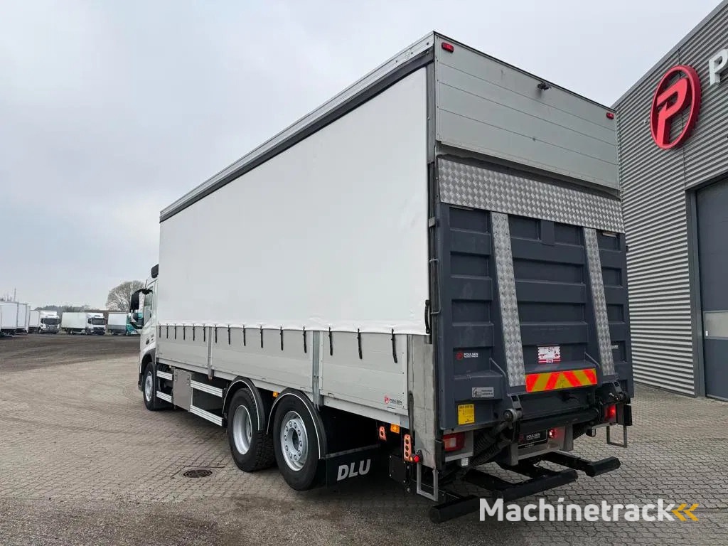 Volvo FM 380 6x2*4 sliding curtain with kinnegrip post