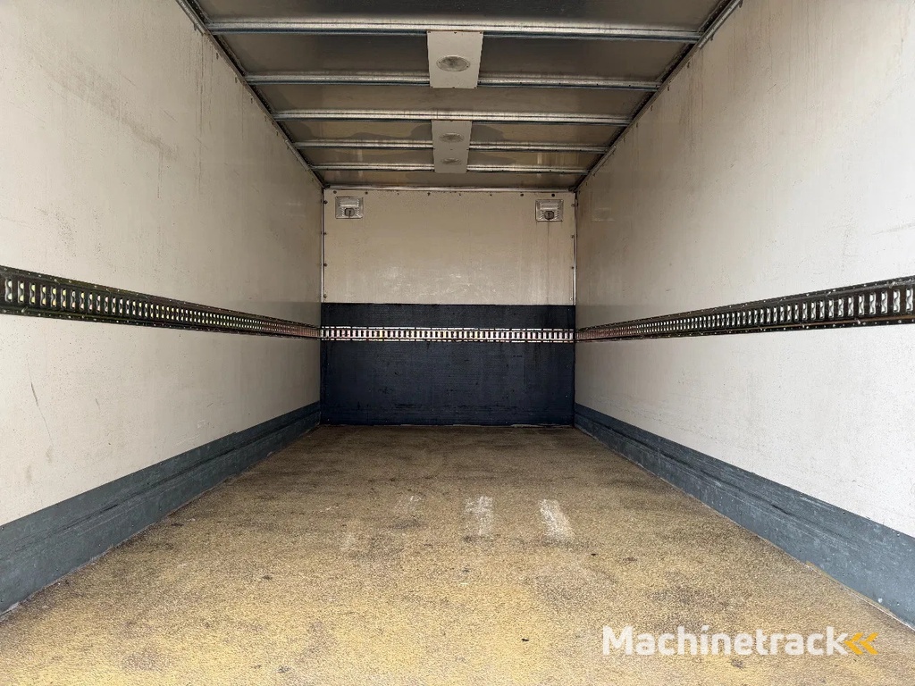 Dapa 2-axle 5,05m Box with lift