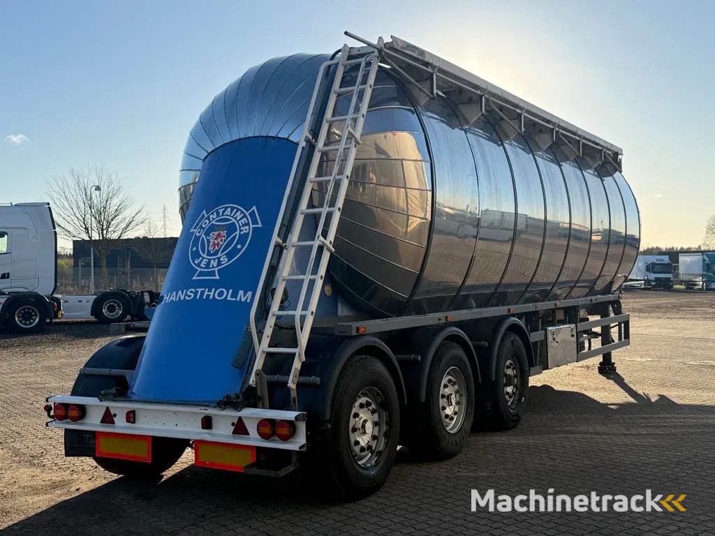 Interconsult 3-axle 3-room tank trailer