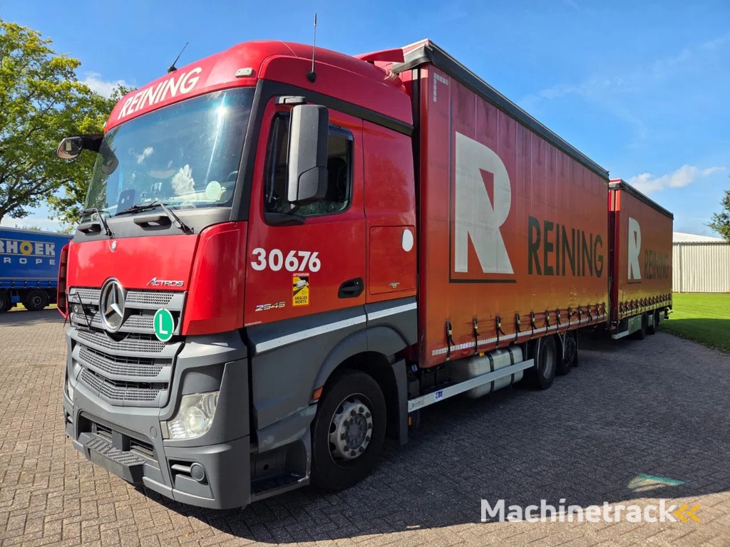 Mercedes-Benz Actros 2545 6X2 Retarder Volumecombi