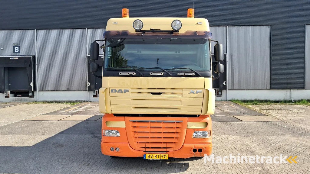 DAF XF 105 410 Spacecab 6x2 Euro 5