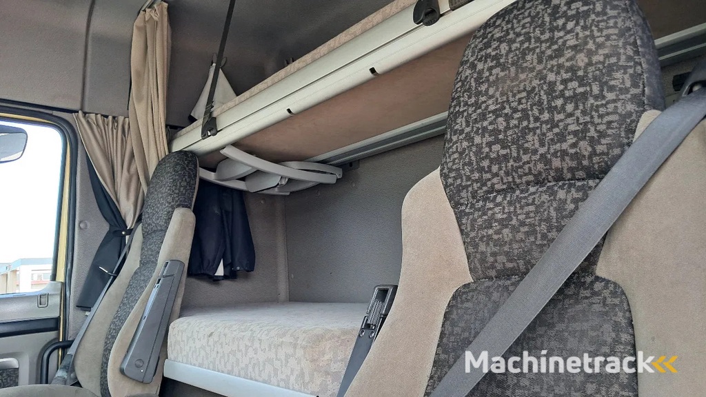 DAF XF 105 410 Spacecab 6x2 Euro 5