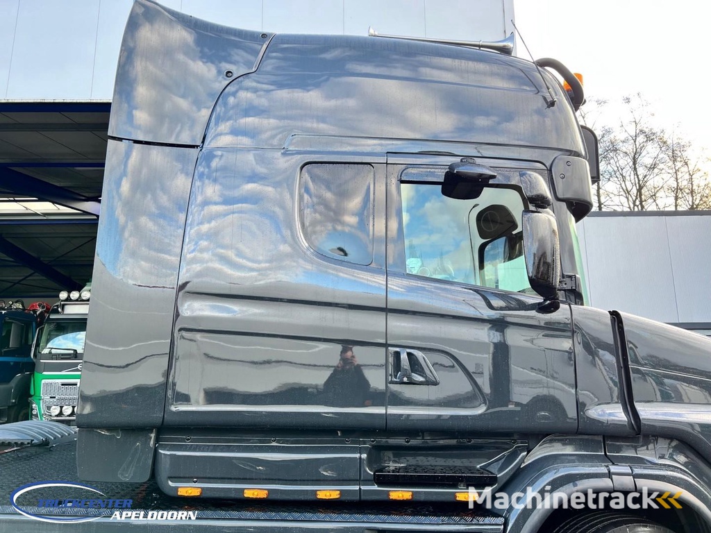 Scania T560 Longline, 6x2 Boogie, Retarder, Torpedo - Hauber - T serie, Show truck TC11045