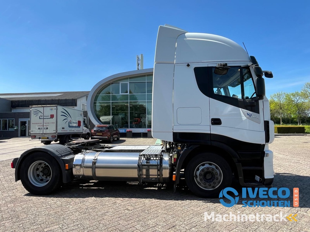 Iveco Stralis AS440S46T/P LNG 4x2 |