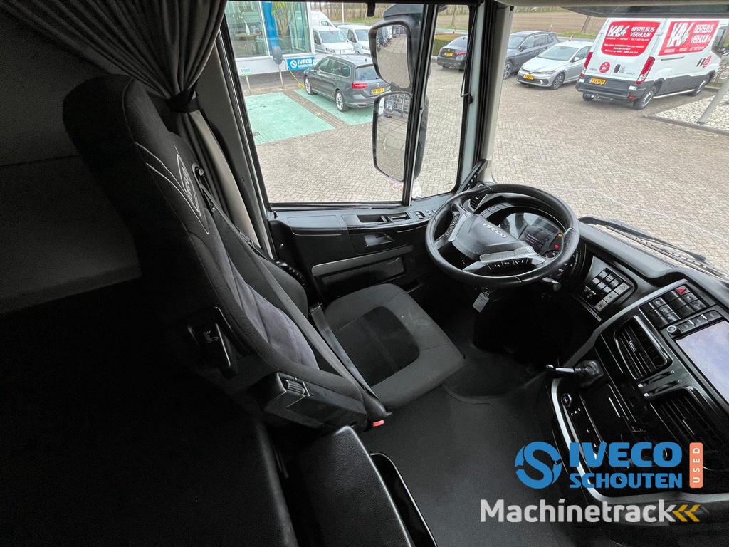 Iveco Stralis AS440S46T/P LNG 4x2 |