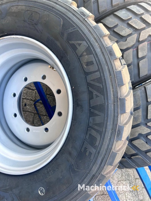 Advance 445/45R19.5, AR835