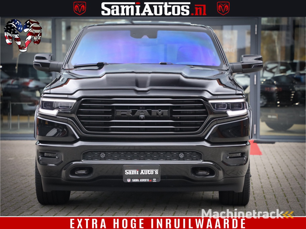 Dodge Ram 1500 BLACK OPS LONGHORN 5.7 V8 HEMI | 8820KM! | BOM VOL | HUD | LUCHTVERING | PANO | 200L LPG | ADAPTIVE CRUISE | DIGI VIRTUAL CLUSTER | CARPLAY | 3500KG | HEADUP | CREW CAB DUBBELE CABINE | 5 PERSOONS | ZWART MET BRUIN LEDER | Z.G.A.N