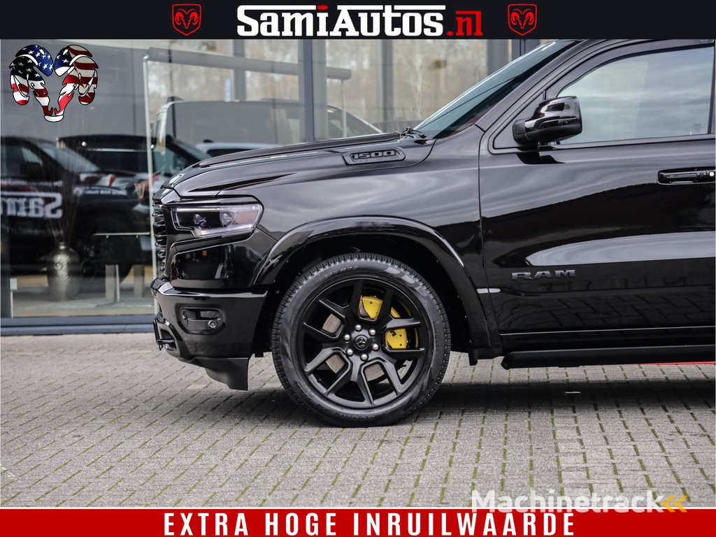 Dodge Ram 1500 BLACK OPS LONGHORN 5.7 V8 HEMI | 8820KM! | BOM VOL | HUD | LUCHTVERING | PANO | 200L LPG | ADAPTIVE CRUISE | DIGI VIRTUAL CLUSTER | CARPLAY | 3500KG | HEADUP | CREW CAB DUBBELE CABINE | 5 PERSOONS | ZWART MET BRUIN LEDER | Z.G.A.N