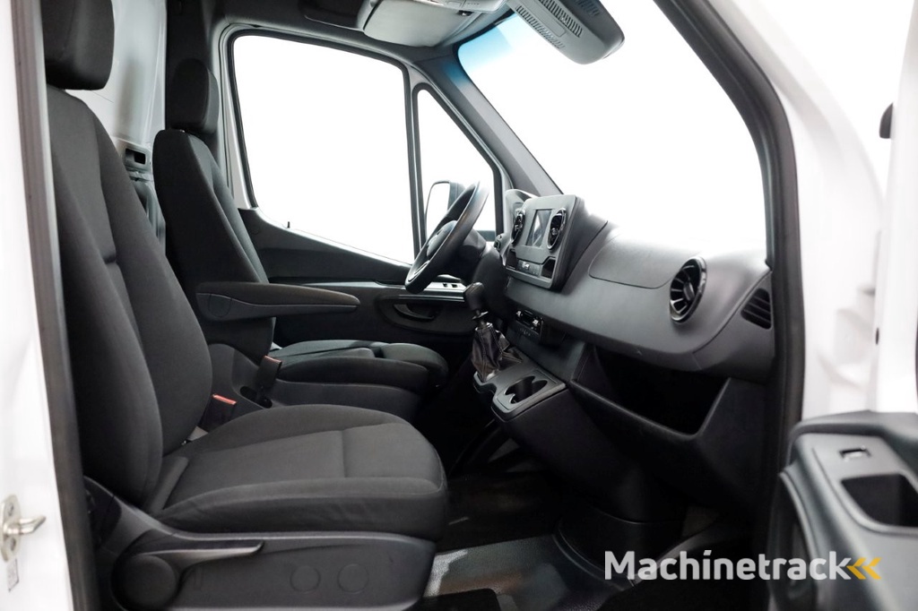 Mercedes-Benz Sprinter 314 CDI 143pk Bakwagen met laadklep en zijdeur L440 1040kg laadverm. 01-2021