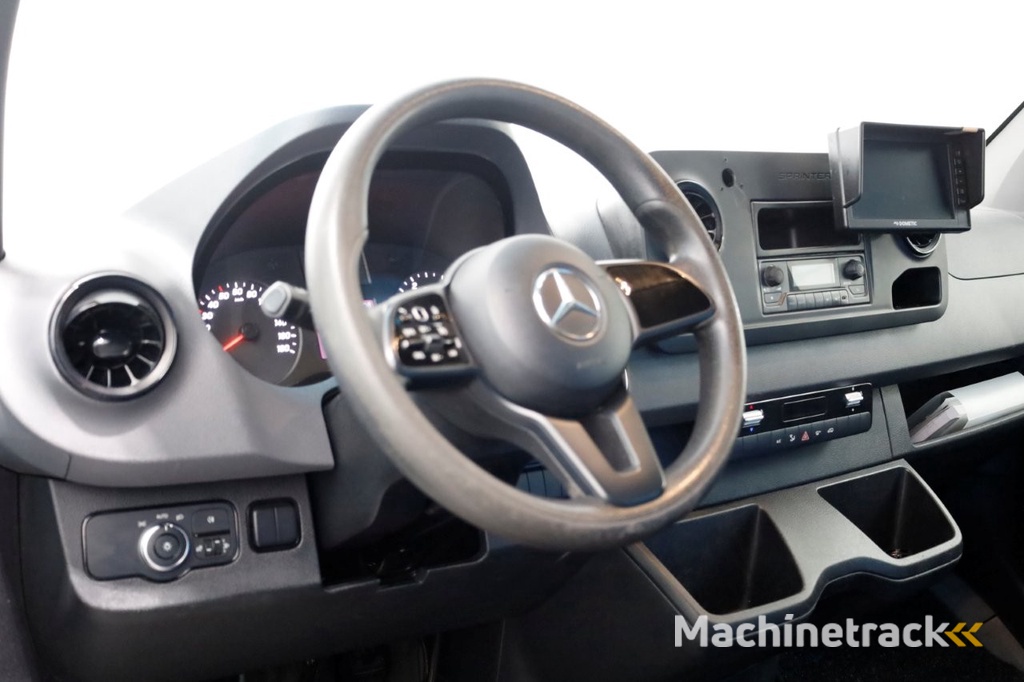 Mercedes-Benz Sprinter 311 CDI 7G Automaat RWD Bakwagen met achterdeuren Airco 01-2021