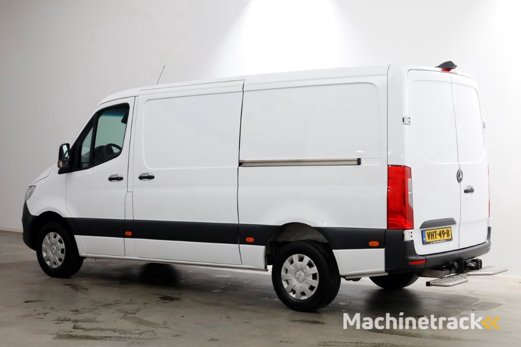Mercedes-Benz Sprinter 317 CDI 170pk RWD L2H1 9G Automaat 2x Schuifdeur/Trekhaak 3500kg 02-2021