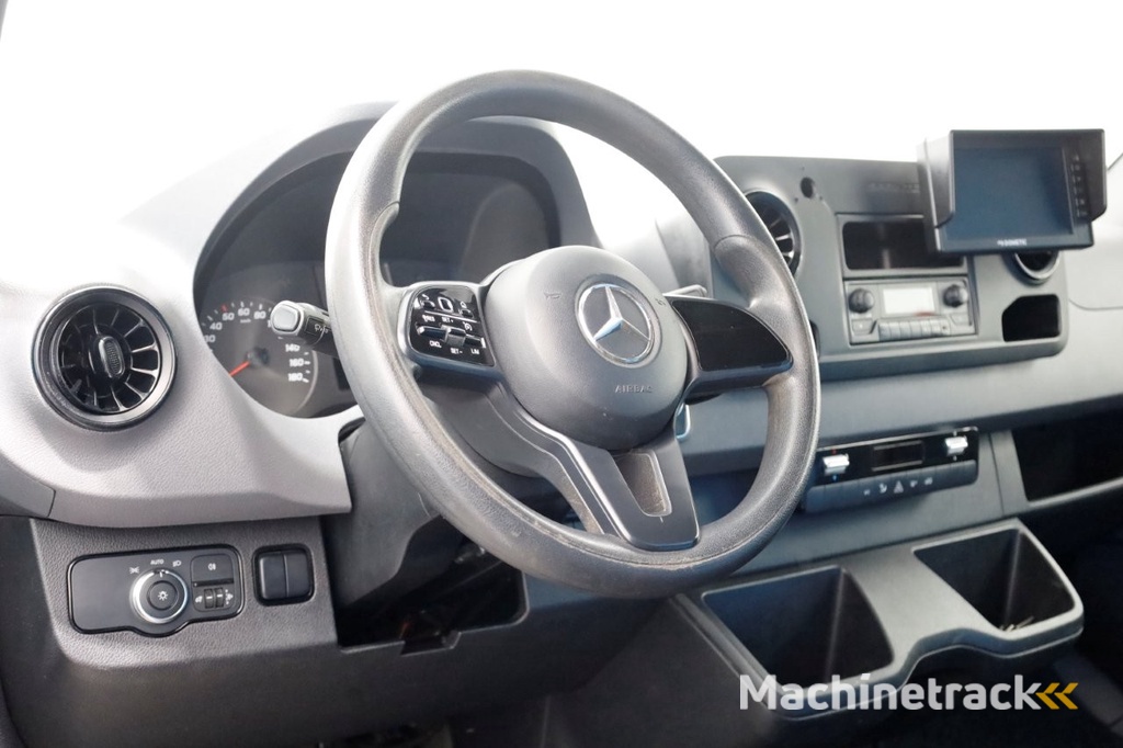 Mercedes-Benz Sprinter 311 CDI 7G Automaat RWD Bakwagen met achterdeuren Airco 01-2021