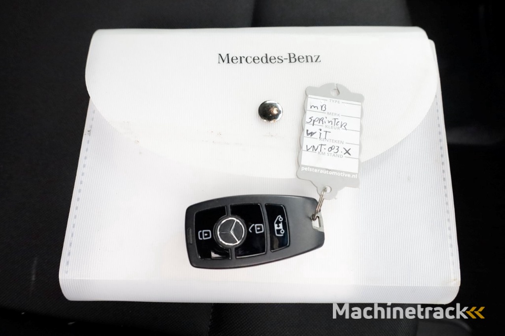 Mercedes-Benz Sprinter 311 CDI 115pk RWD L2H2 Servicewagen Airco/Camera/230V 02-2022