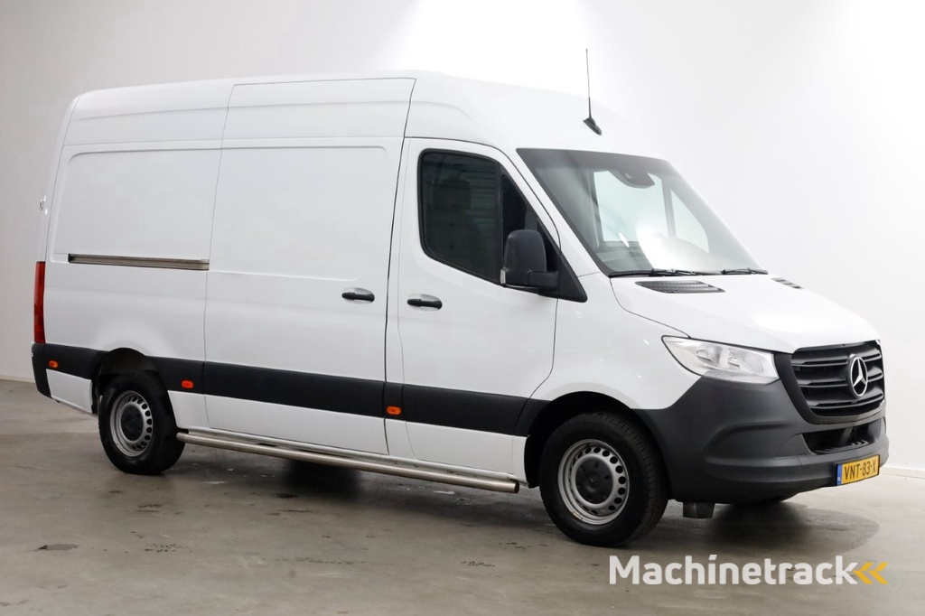 Mercedes-Benz Sprinter 311 CDI 115pk RWD L2H2 Servicewagen Airco/Camera/230V 02-2022