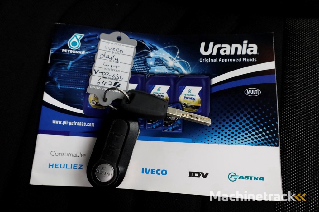 Iveco Daily 35C14 136pk E6 Open Laadbak D.C. Trekhaak 3500kg 09-2023