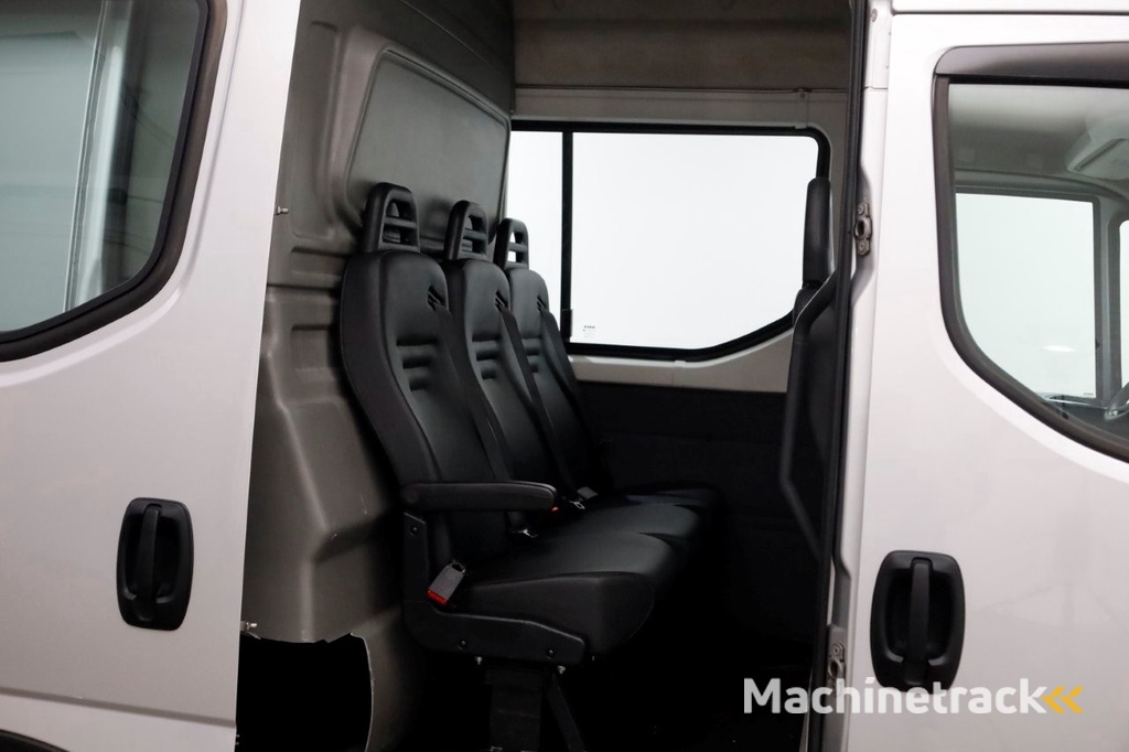 Iveco Daily 35S21 3.0 210pk Euro6 HiMatic Automaat L2H2 D.C. Trekhaak 3500kg 10-2017