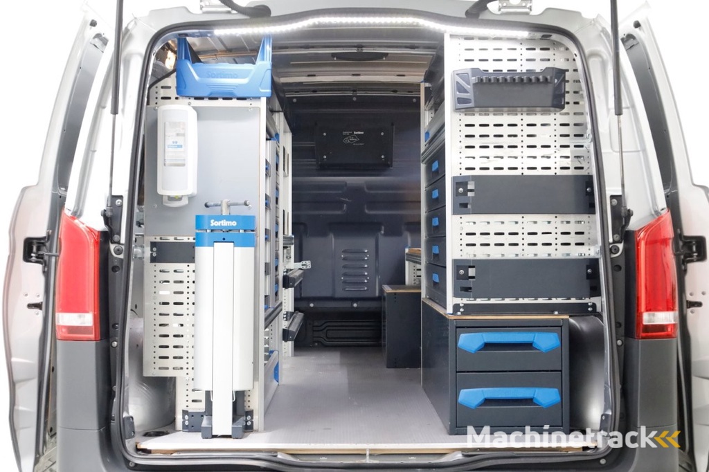 Mercedes-Benz Vito 114 CDI 136pk Compact 9G Automaat 2x Schuifdeur/LED/Camera/Inrichting 05-2022