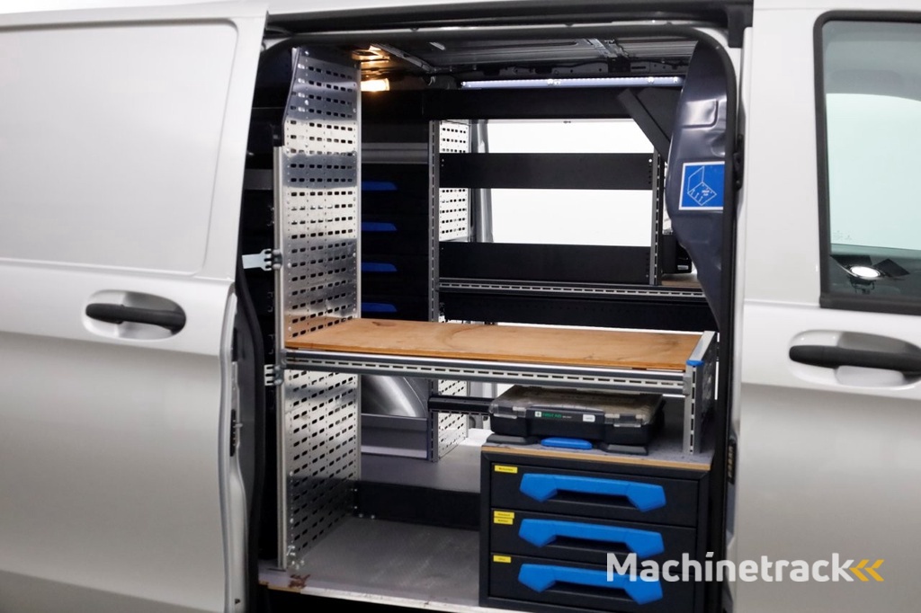 Mercedes-Benz Vito 114 CDI 136pk Compact 9G Automaat 2x Schuifdeur/LED/Camera/Inrichting 05-2022