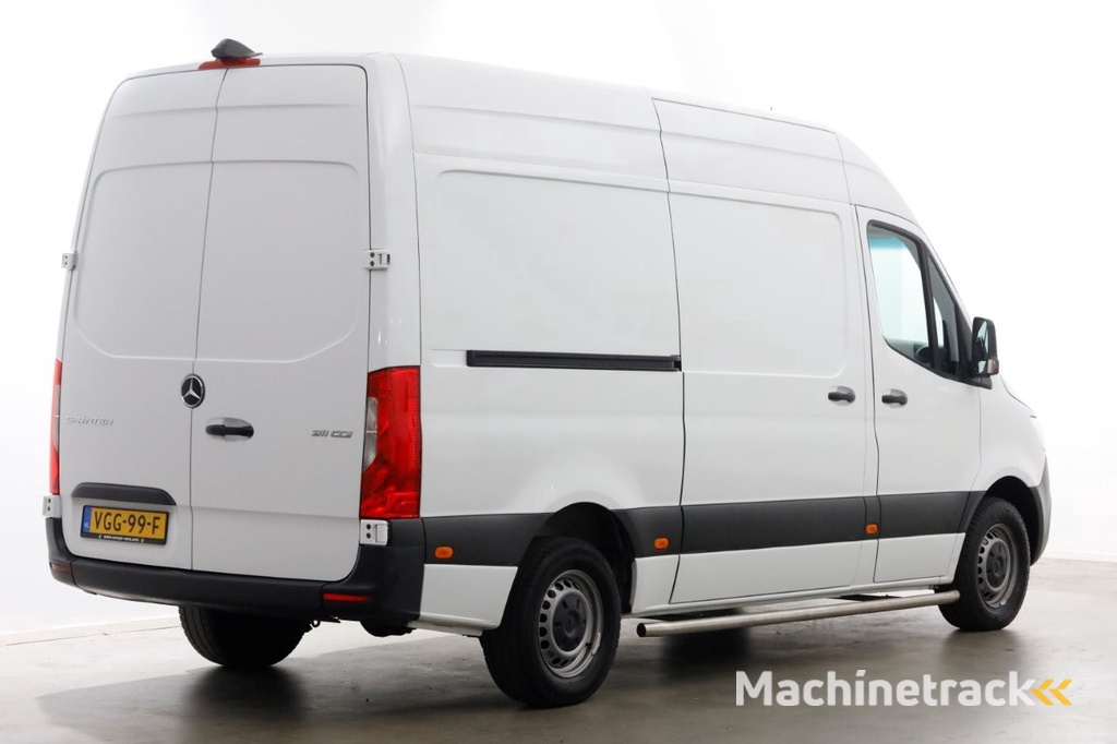Mercedes-Benz Sprinter 311 CDI 115pk RWD L2H2 Servicewagen Airco/Camera/230V 07-2020