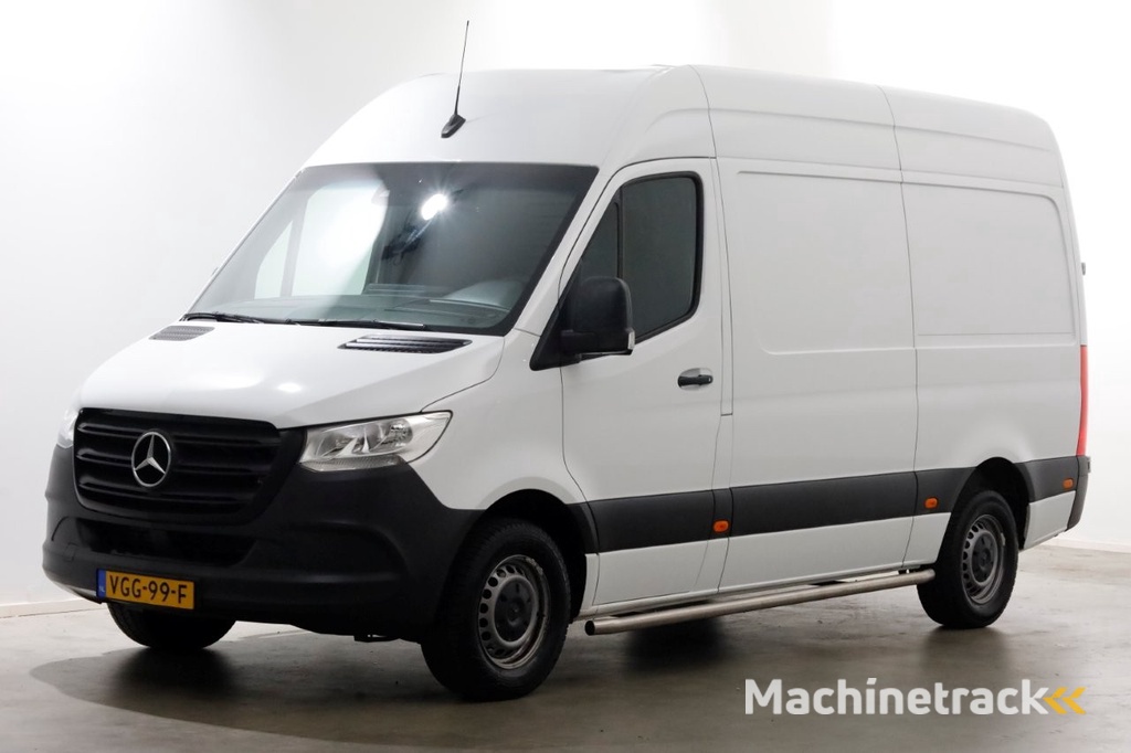 Mercedes-Benz Sprinter 311 CDI 115pk RWD L2H2 Servicewagen Airco/Camera/230V 07-2020