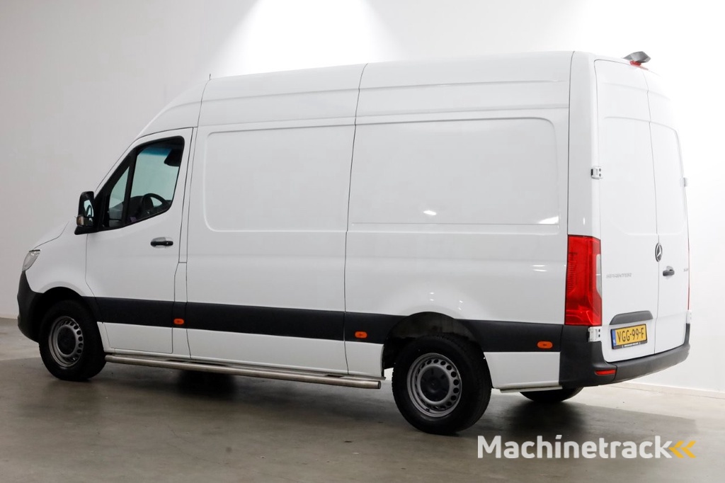 Mercedes-Benz Sprinter 311 CDI 115pk RWD L2H2 Servicewagen Airco/Camera/230V 07-2020