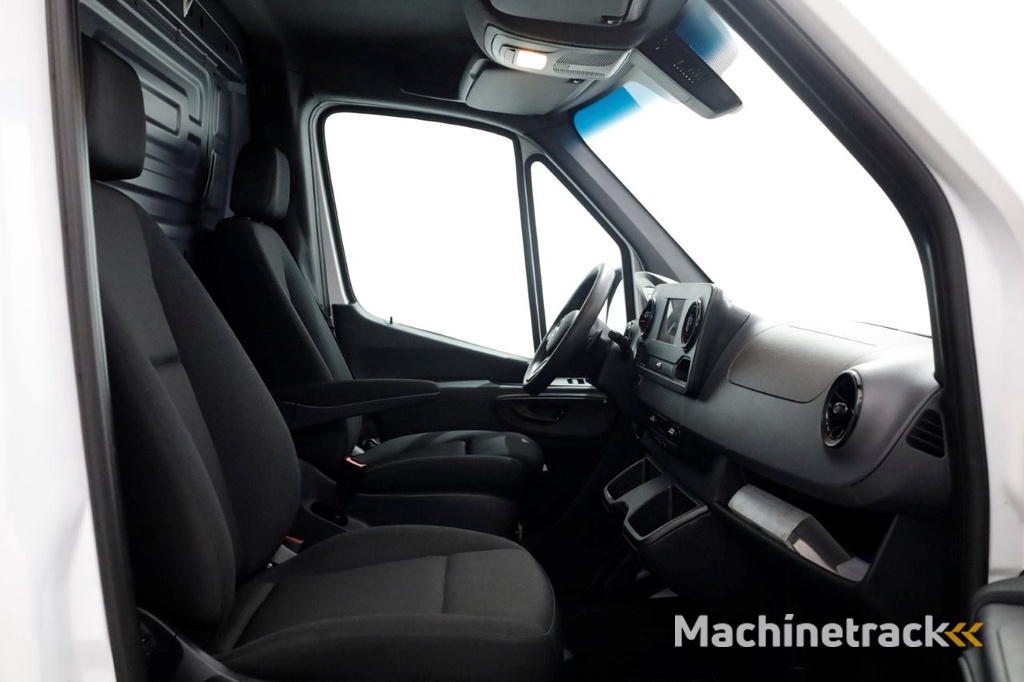 Mercedes-Benz Sprinter 315 CDI 150pk RWD L2H2 9G Automaat Airco/Navi/Camera 06-2021