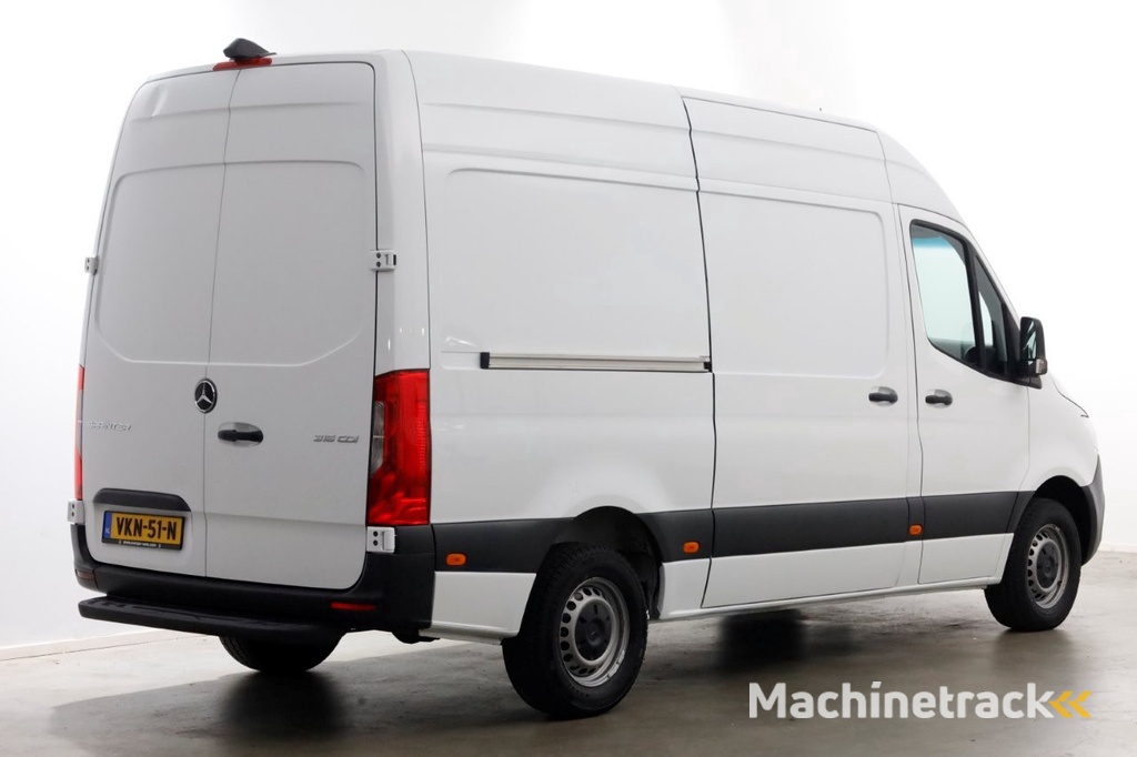 Mercedes-Benz Sprinter 315 CDI 150pk RWD L2H2 9G Automaat Airco/Navi/Camera 06-2021