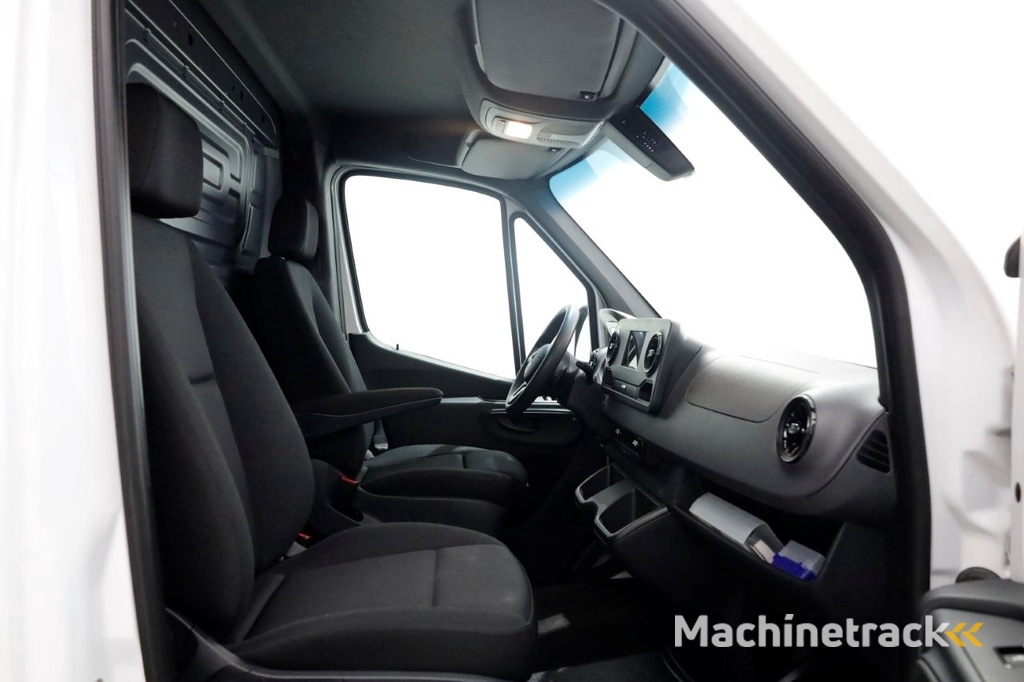 Mercedes-Benz Sprinter 315 CDI 150pk RWD L2H2 9G Automaat Airco/Navi/Camera 06-2021