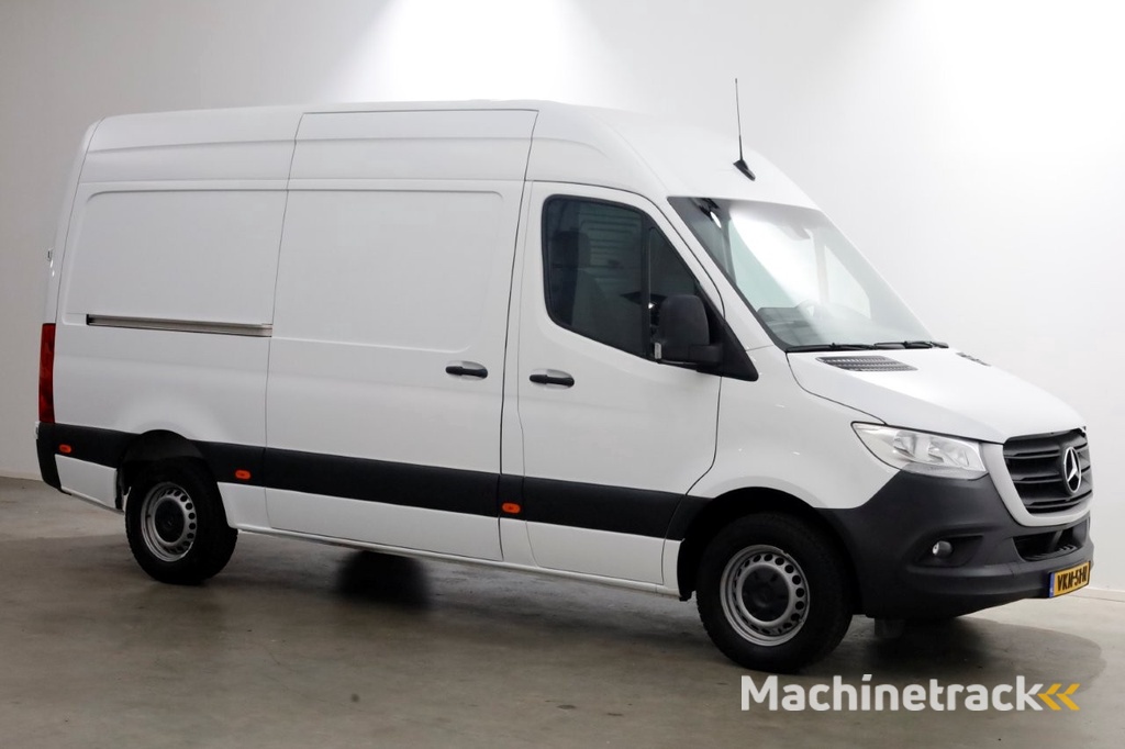 Mercedes-Benz Sprinter 315 CDI 150pk RWD L2H2 9G Automaat Airco/Navi/Camera 06-2021