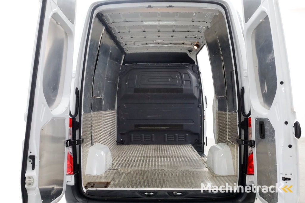 Mercedes-Benz Sprinter 315 CDI 150pk RWD L2H2 9G Automaat Airco/Navi/Camera 06-2021