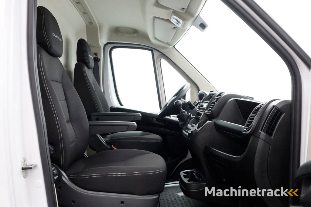 Fiat Ducato 30 2.2 MultiJet 120pk L2H2 Airco/PDC 02-2023