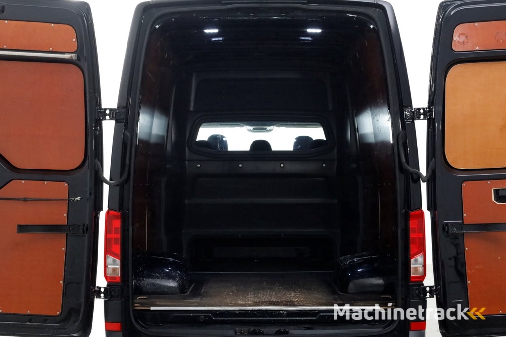 Volkswagen Crafter 50 2.0 TDI 177pk L4H3 (L3H2) DSG-Automaat D.C. Trekhaak 3500kg 01-2021