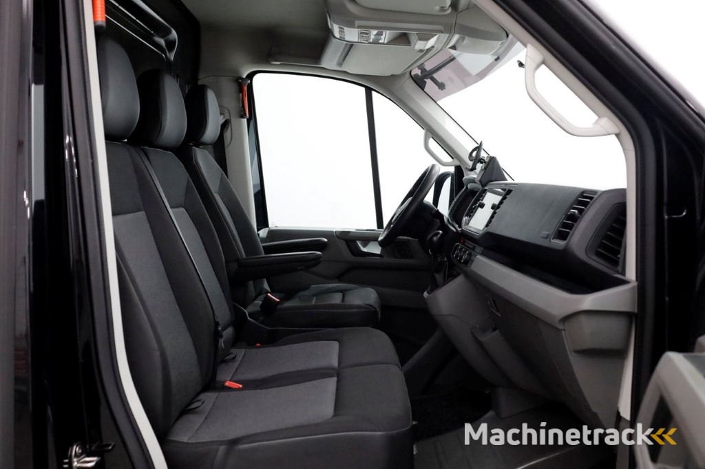 Volkswagen Crafter 35 2.0 TDI 177pk L3H2 (L2H1) DSG-Automaat LED/Navi/Trekhaak 3000kg 10-2021