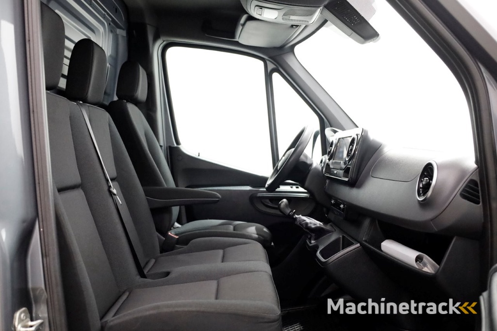 Mercedes-Benz Sprinter 316 CDI 163pk L2H2 LED/Camera/Navi/Trekhaak 2800kg 02-2019