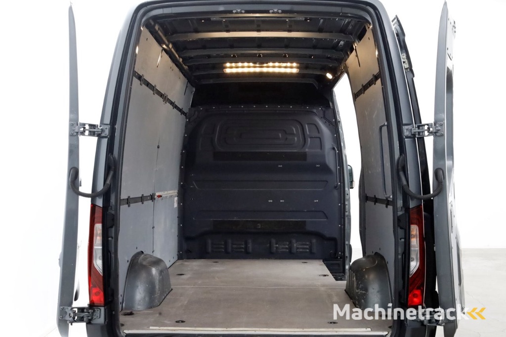 Mercedes-Benz Sprinter 316 CDI 163pk L2H2 LED/Camera/Navi/Trekhaak 2800kg 02-2019