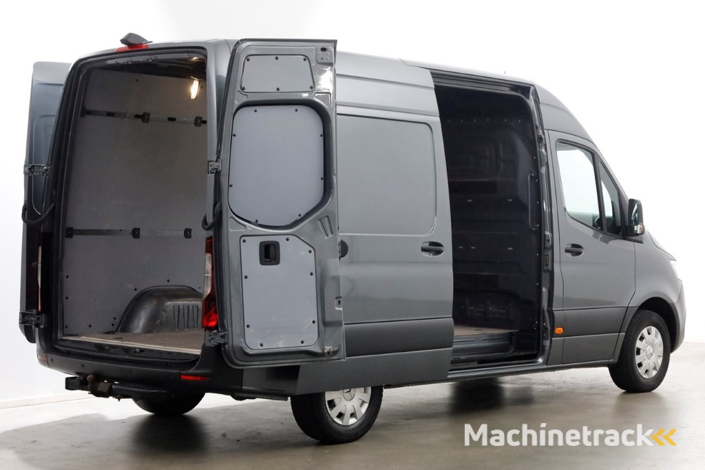 Mercedes-Benz Sprinter 316 CDI 163pk L2H2 LED/Camera/Navi/Trekhaak 2800kg 02-2019