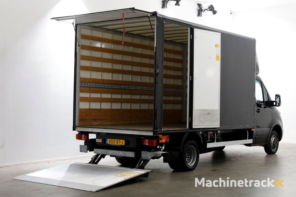 Mercedes-Benz Sprinter 516 CDI 163pk 7G Automaat Bakwagen met laadklep en zijdeur 01-2020