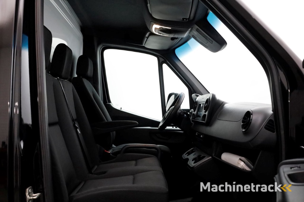 Mercedes-Benz Sprinter 516 CDI 163pk 7G Automaat Bakwagen met laadklep en zijdeur 01-2020