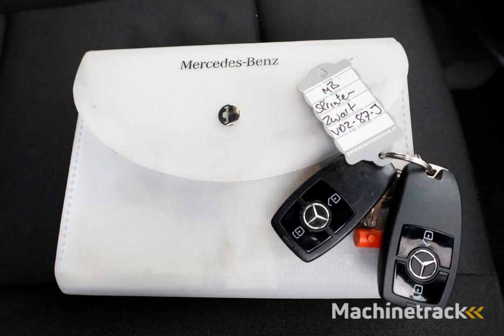 Mercedes-Benz Sprinter 516 CDI 163pk 7G Automaat Bakwagen met laadklep en zijdeur 01-2020
