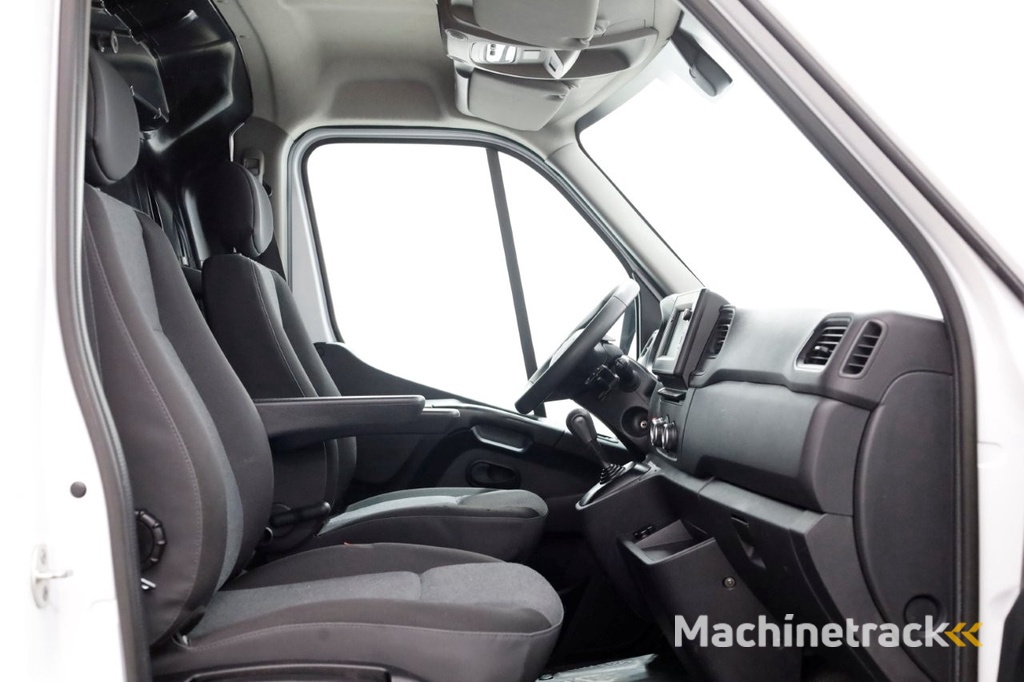 Renault Master T35 2.3 dCi 150pk L2H2 Automaat Airco/Imperiaal/2x Schuifdeur 03-2020